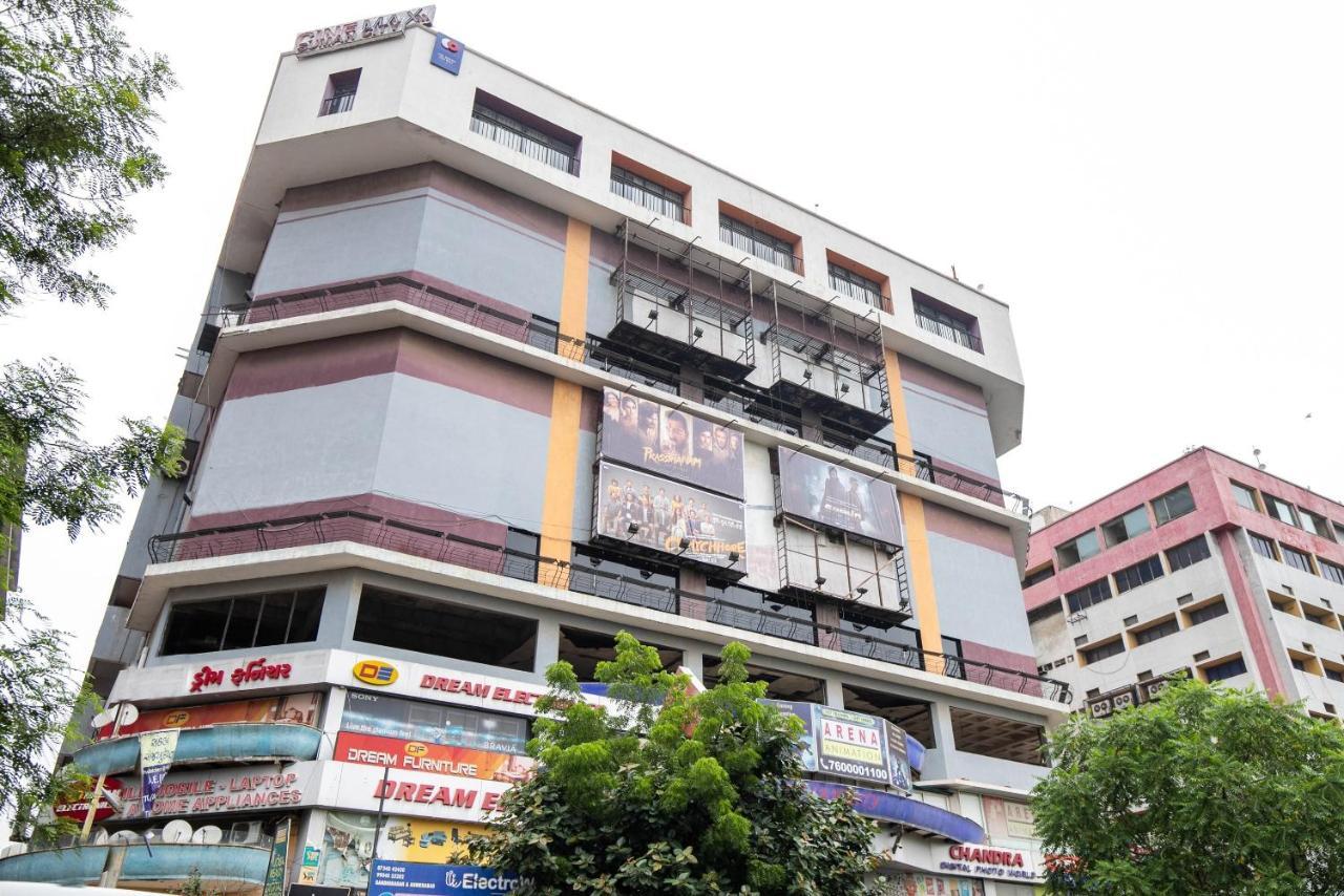 Collection O 49275 Hotel Suman City Gandhinagar Exterior photo